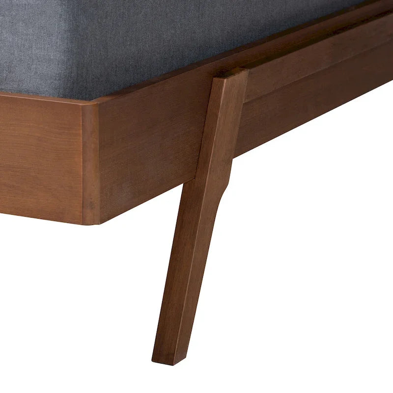 Estructura de cama tipo plataforma de madera de estilo moderno de mediados de siglo con patas inclinadas
