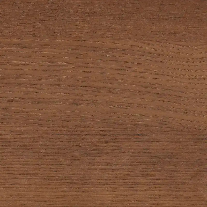 Drewniana rama łóżka na platformie w stylu mid-century z nogami pod kątem