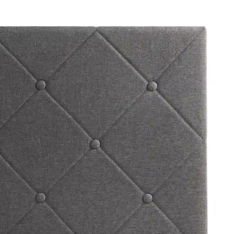 Letto con base a piattaforma imbottito grigio scuro con testiera trapuntata a rombi