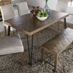 Mesa de comedor rectangular con tablero en patrón de espiga