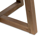Mesa de comedor con acabado de madera texturizada